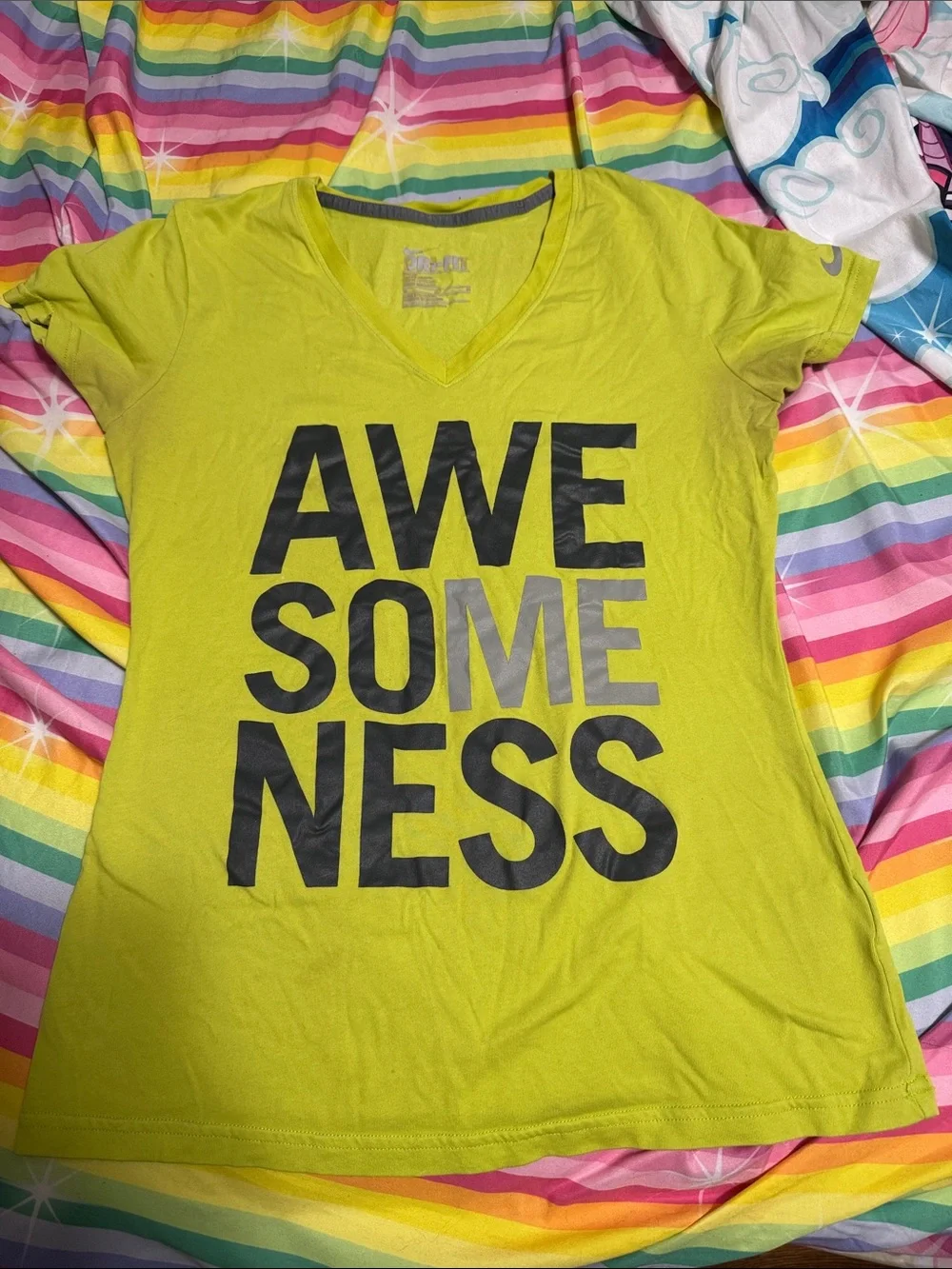 Women’s Lime Green 'AWESOMENESS' V-Neck Graphic Y2K Sporty Tee